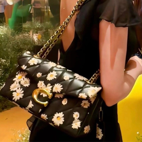 Coach - Tabby Shoulder Bag 26 With Quilting And Floral Print - Picture 1 of 14